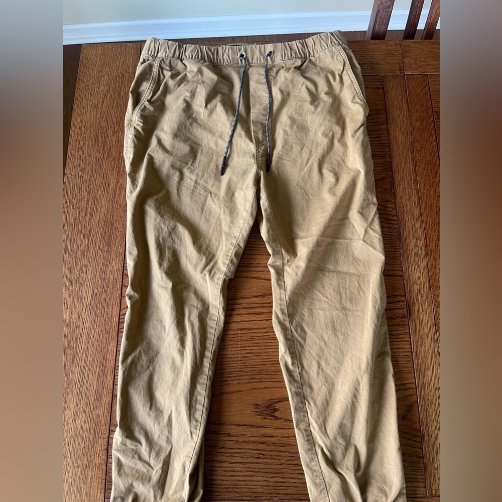 American Eagle khaki joggers.